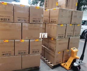 I prodotti di cura di pelle unisex dell'OEM espongono al sole la lozione della protezione solare del fronte della protezione con la certificazione ISO22716