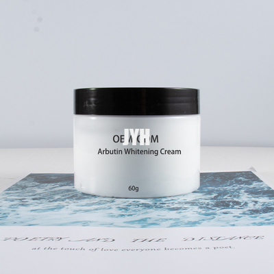 Cosmetici del ODM Bodycare che imbiancano la crema facciale liscia d'idratazione profonda di Arbutin